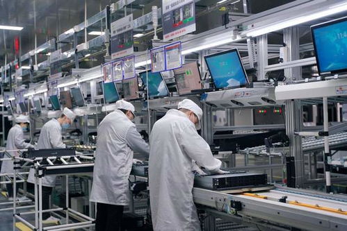 在這些工廠、農(nóng)田、服務(wù)區(qū)，看見智能中國的草蛇灰線